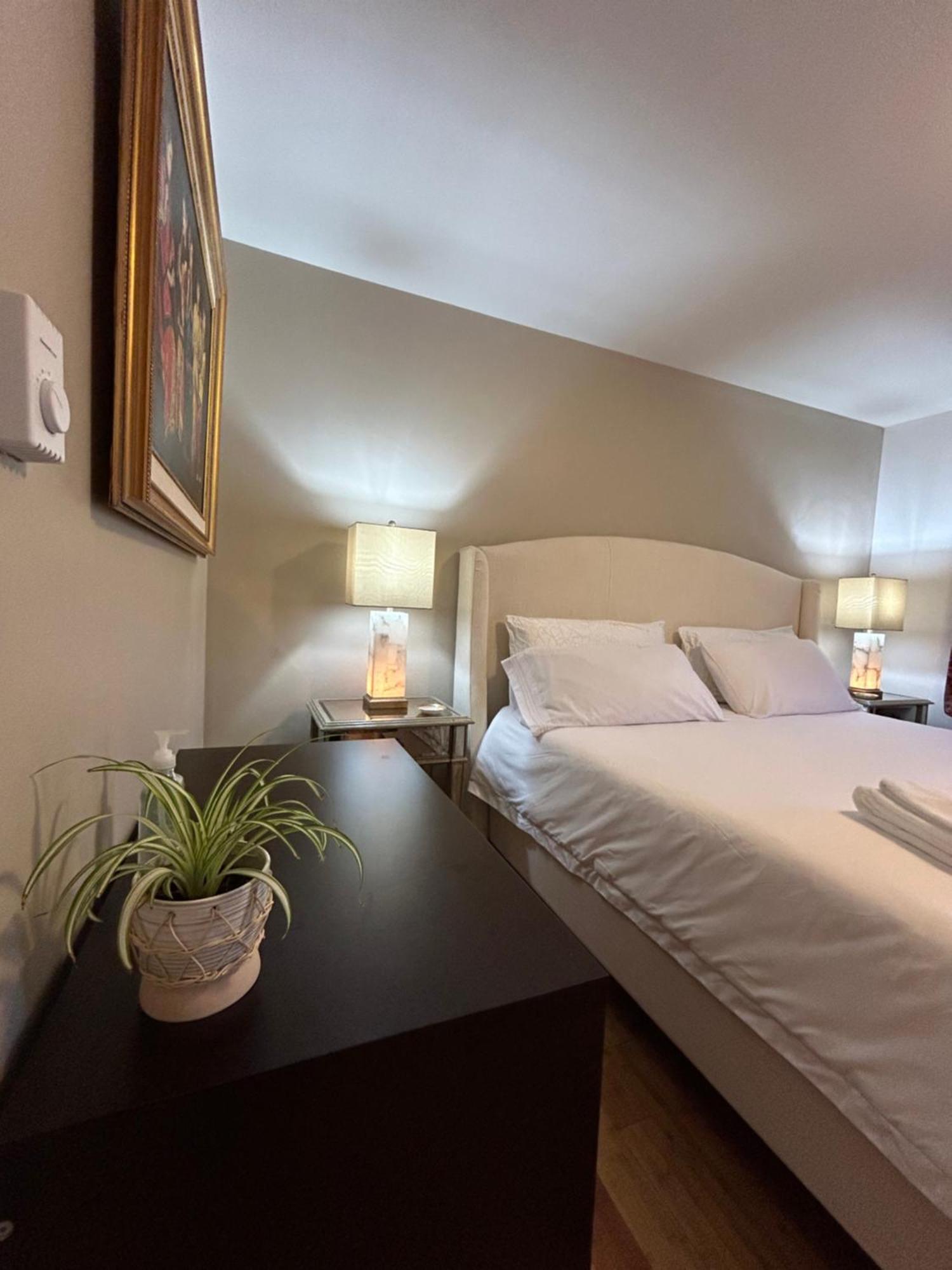 North Nanaimo Gem - Garden-View Room With Private Ensuite Εξωτερικό φωτογραφία