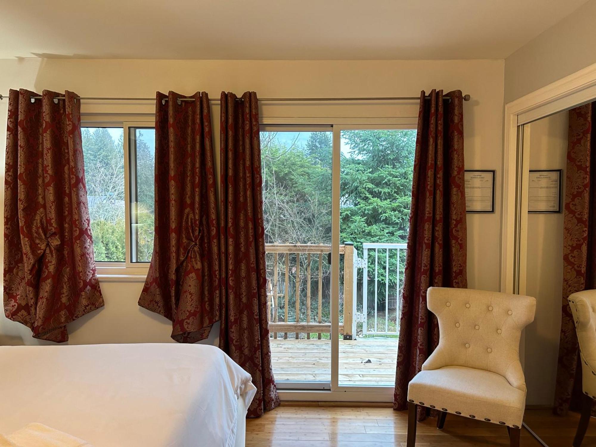 North Nanaimo Gem - Garden-View Room With Private Ensuite Εξωτερικό φωτογραφία
